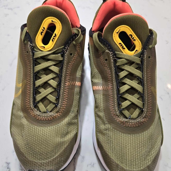 Nike Air Max 2090 Women's SZ.6 "Olive Flak" DC1875-300 Running Sneakers New - Picture 3 of 15